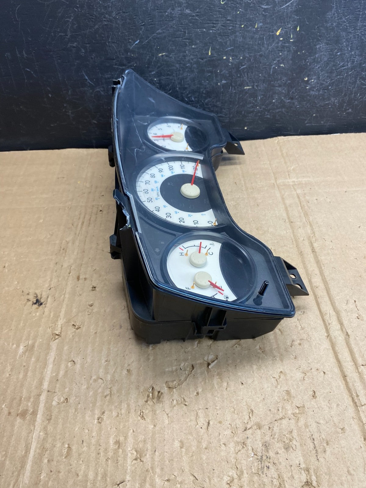 2006 Dodge Durango Speedometer Instrument Cluster Gauge AE1895 DG1