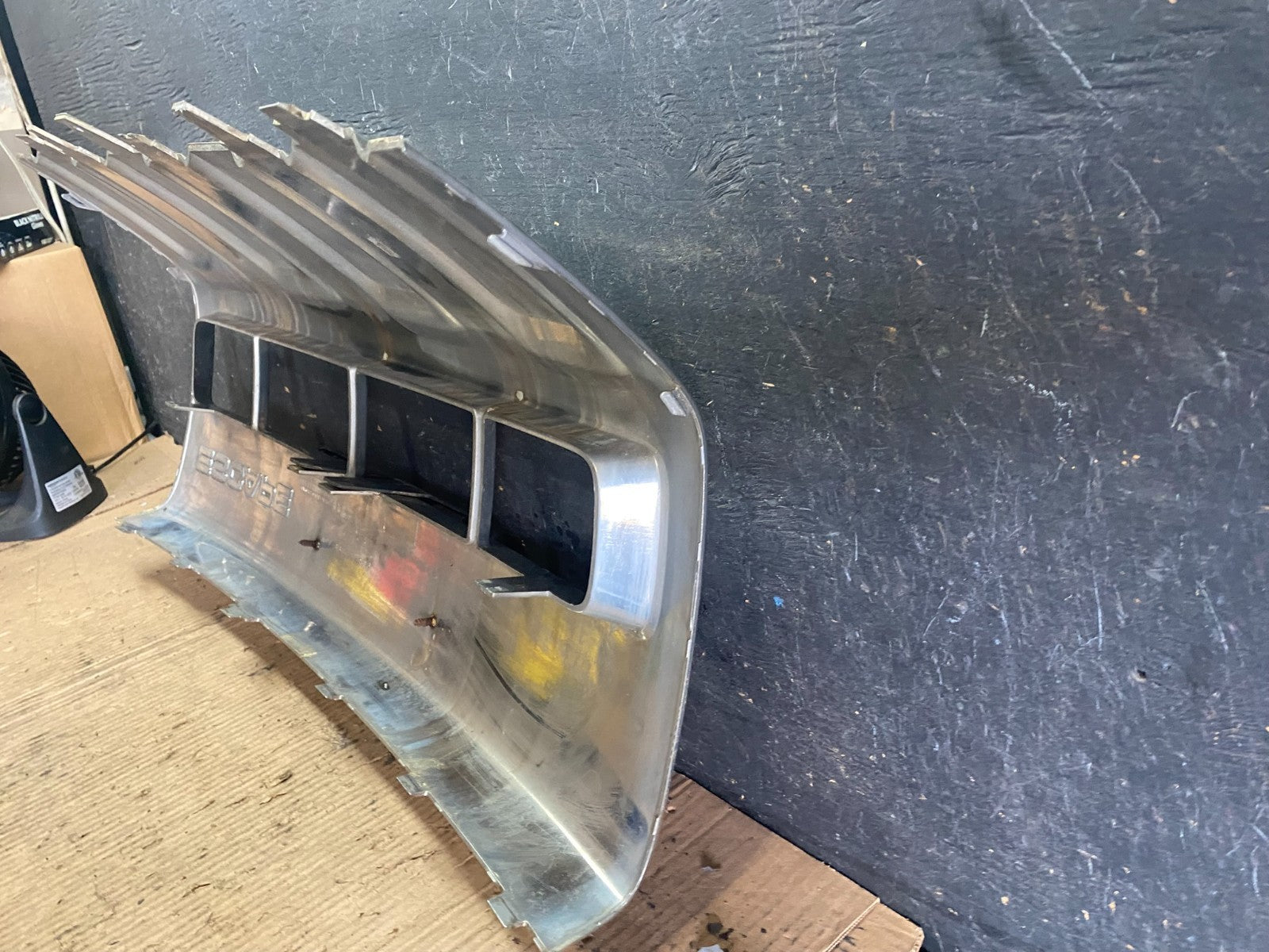 2008 to 2012 Ford Escape Front Lower Chrome Grill Grille Oem Q0348 DG7