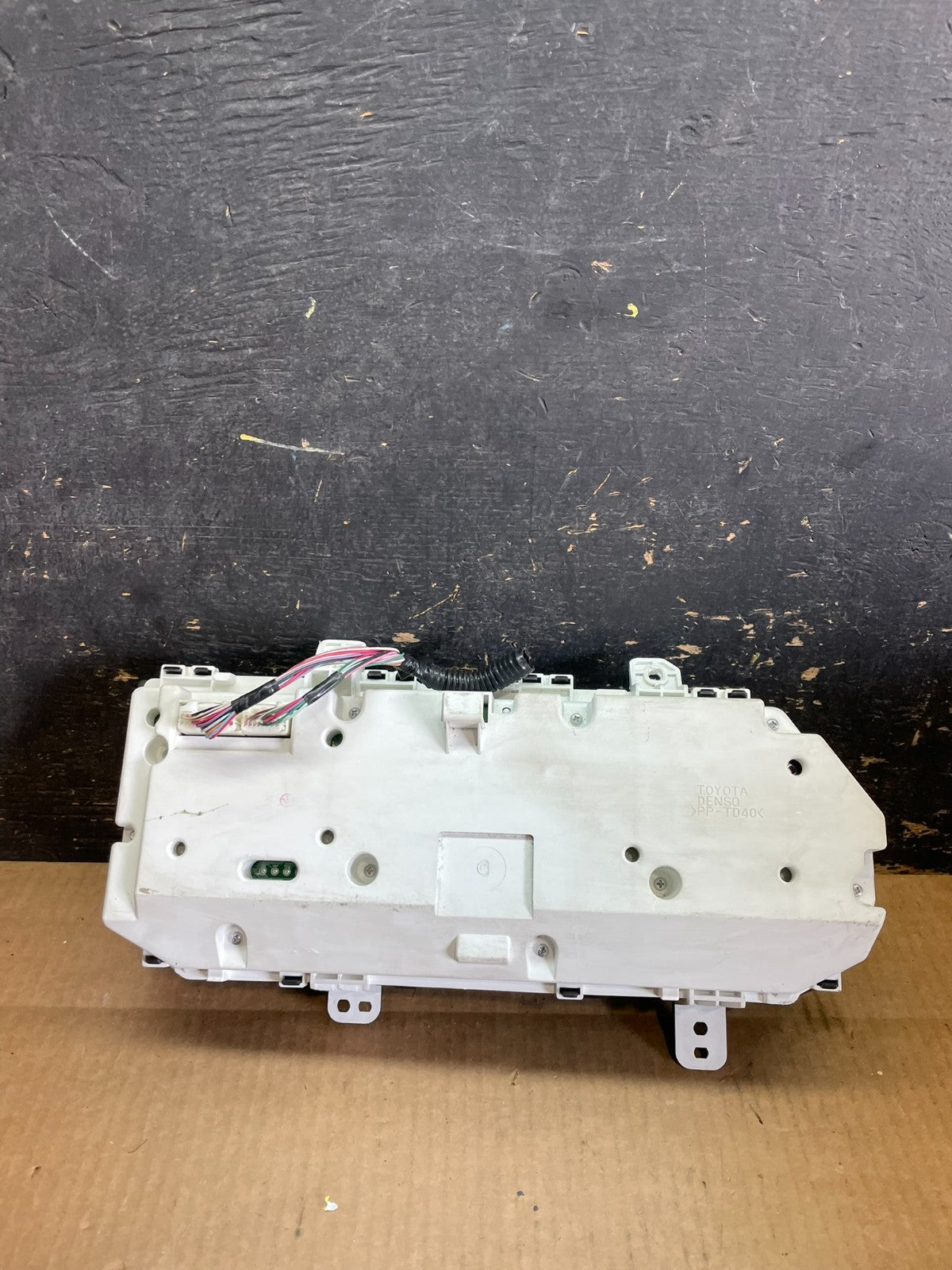 2005 to 2010 Toyota Avalon Cluster Gauge Speedometer AB2868 DG7
