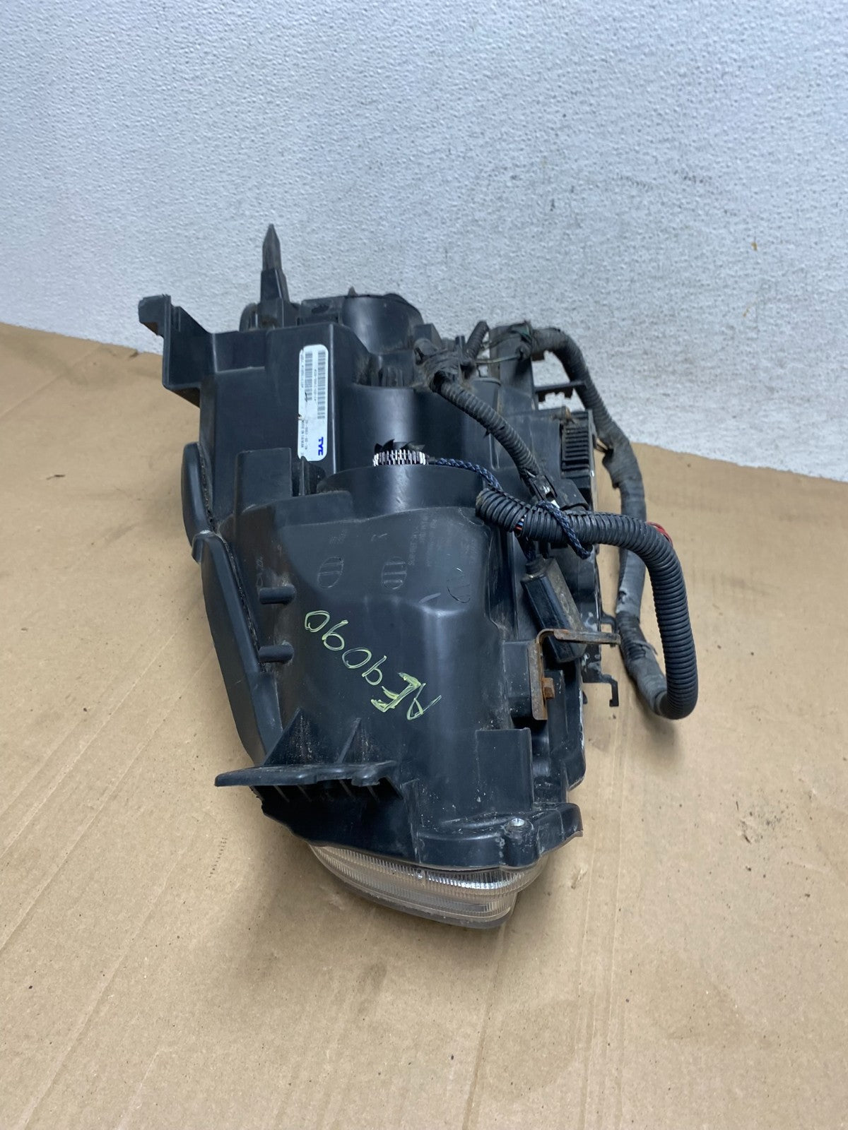 2009 - 2014 Nissan Maxima Headlight Right Passenger Xenon HID TYC AE9090 DW8