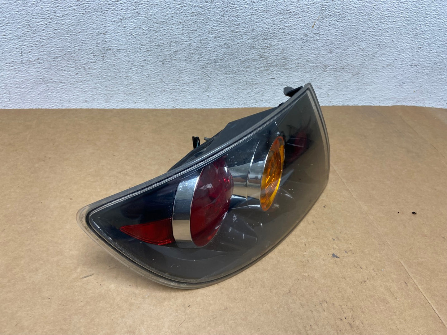 2004 2005 Mazda 3 Left Driver LH Side Tail Light AE2923 LK2