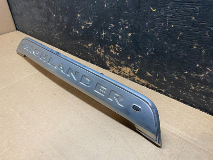2008 to 2010 Toyota Highlander Tailgate Trunk Trim Molding Handle Y9279 DG2