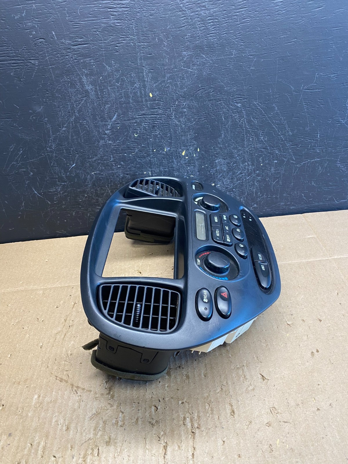 2001 to 2004 Toyota Sequoia AC Temp Heater Climate Control Bezel AC9118 DG1