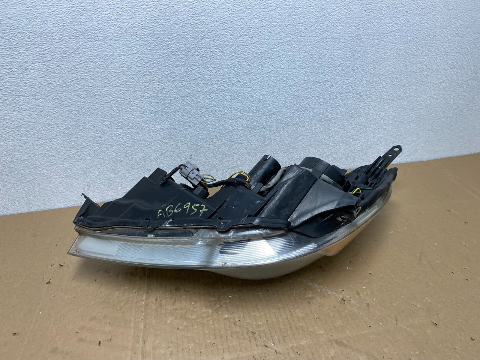 2013 - 2014 Subaru Legacy Outback Right Passenger Headlight AB6957 DW7