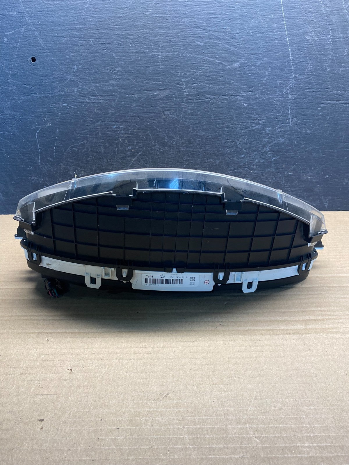 2007 to 2014 Cadillac Escalade Instrument Speedometer Cluster Gauge AF3809 DW3