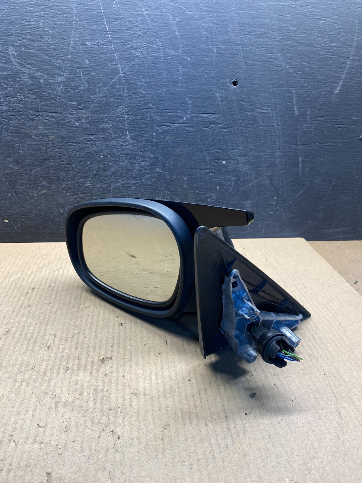 2009 to 2011 BMW 3-Series Left Driver LH Side View Door Mirror AH4559 DW10