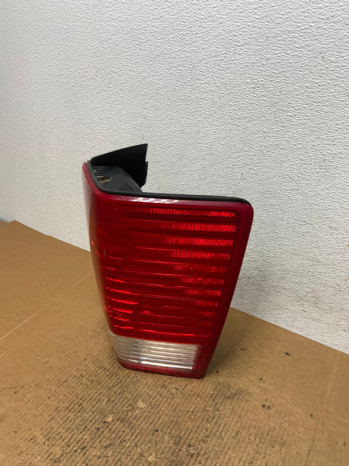 2007 2008 2009 Chrysler Aspen Tail Light Right Passenger Rh Side AE2635 LK1