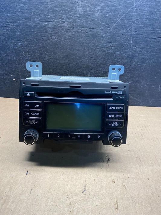 2009-2012 Hyundai Elantra Center Radio Climate Control Air Vent Bezel AG3222 DG0