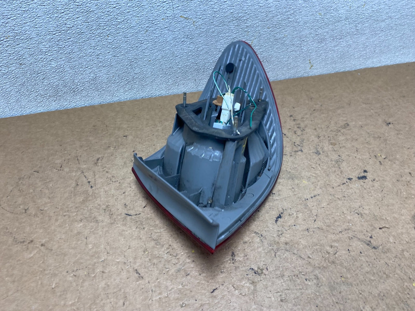 2003 to 2005 Toyota Corolla Left Driver Lh Side Tail Light S9404 DW4