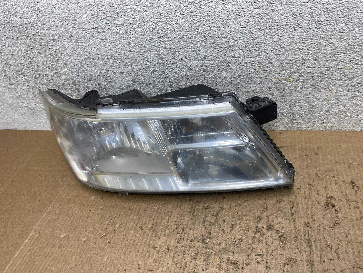 2009 to 2017 Dodge Journey Headlight Right Passenger Rh Halogen Oem W8064 DW1