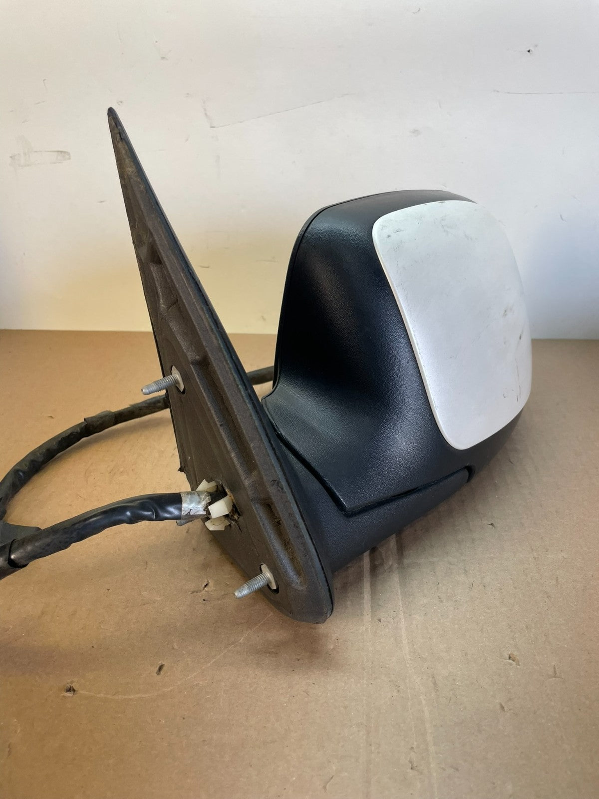 2003-2006 Cadillac Escalade Left Driver View Door Turn Signal Mirror AG2641 MS1