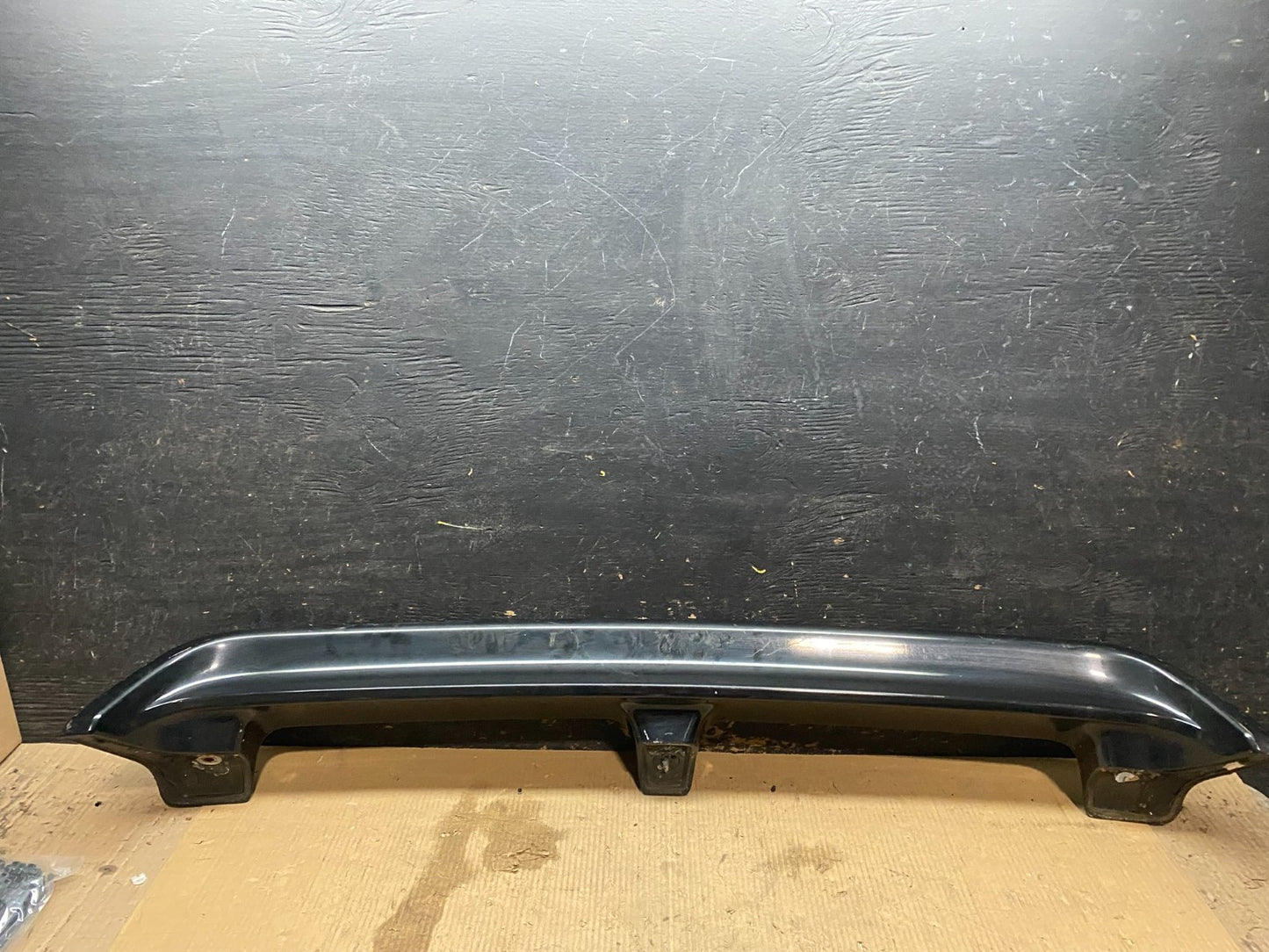 2000 to 2006 Mitsubishi Montero Rear Spoiler Trunk Wing OEM X3319 DG8