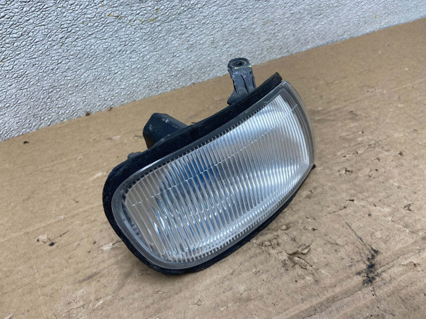1995 1996 Nissan Maxima Right Passenger RH Corner Turn Signal Oem AB4734 DW2