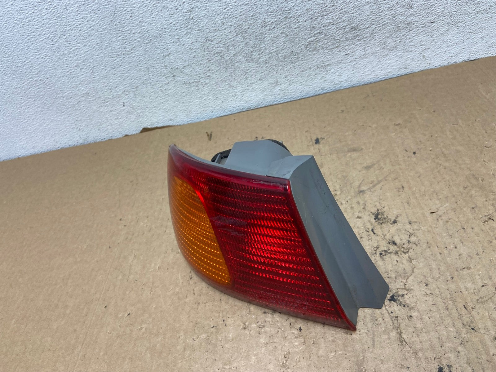 1998 1999 2000 Toyota Corolla Left Driver Lh Side Tail light AG2492 LK1
