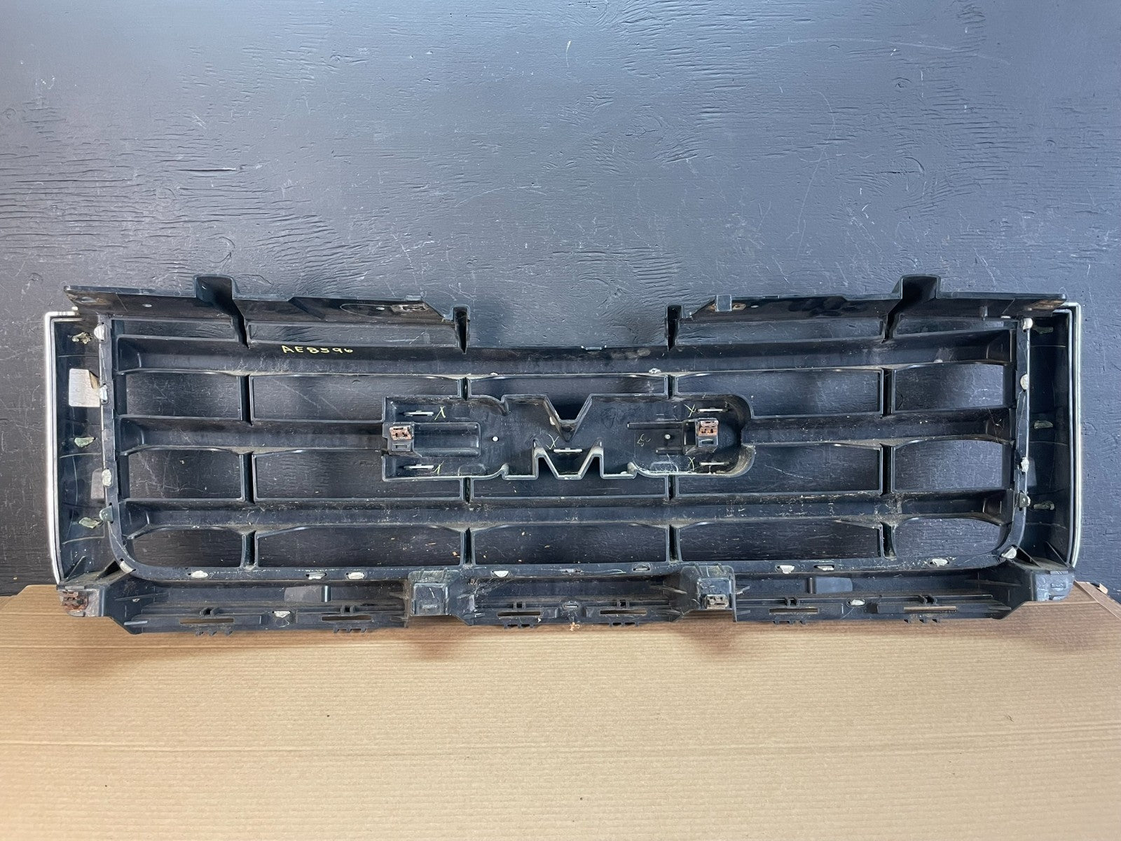 2007 to 2013 GMC Sierra 1500 Front Upper Chrome Grill Grille AE8596 DG3