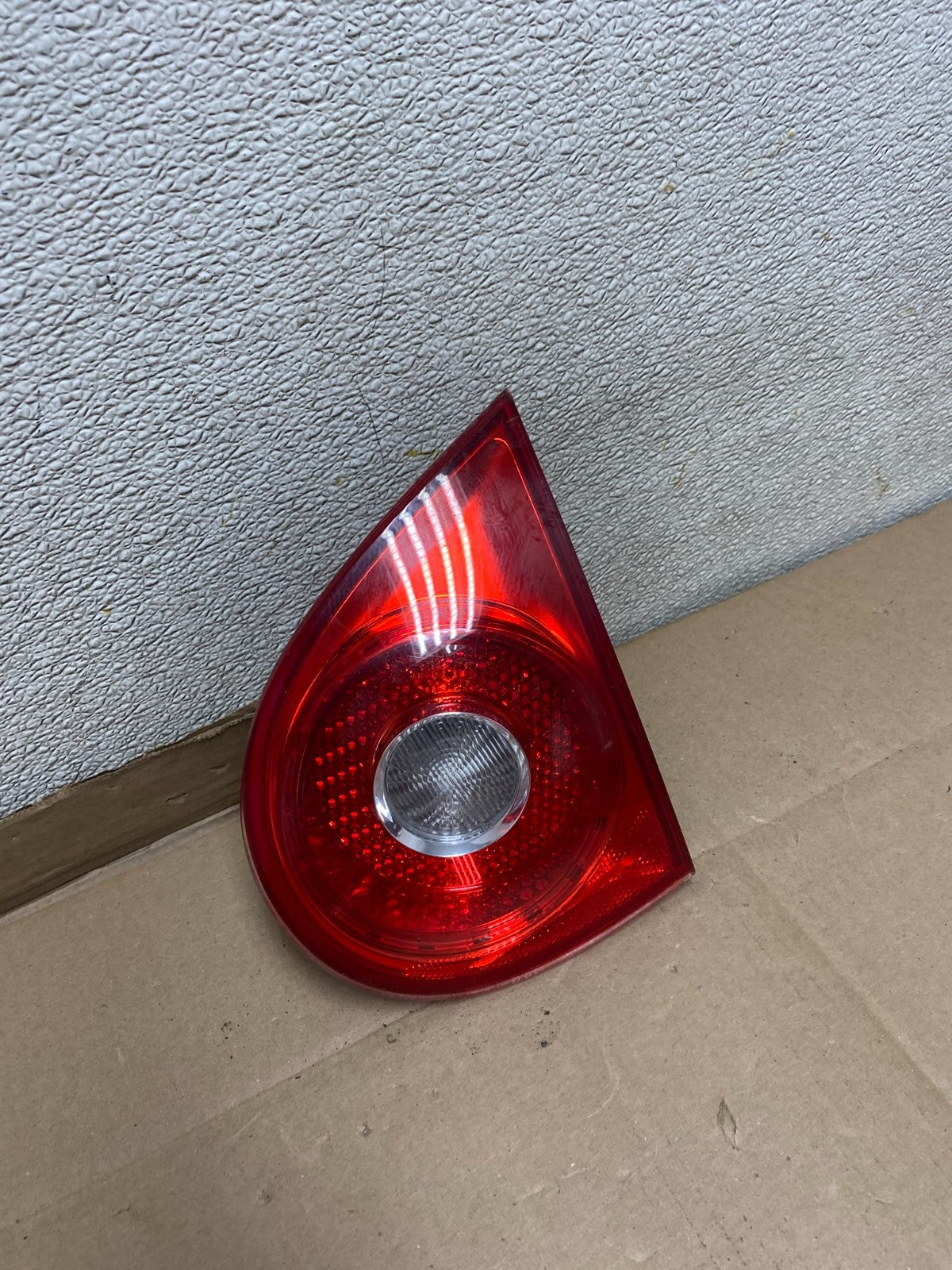 2006-2009 Volkswagen Golf Right Passenger Rh Tail Light Inner Trunk U6579 DW2
