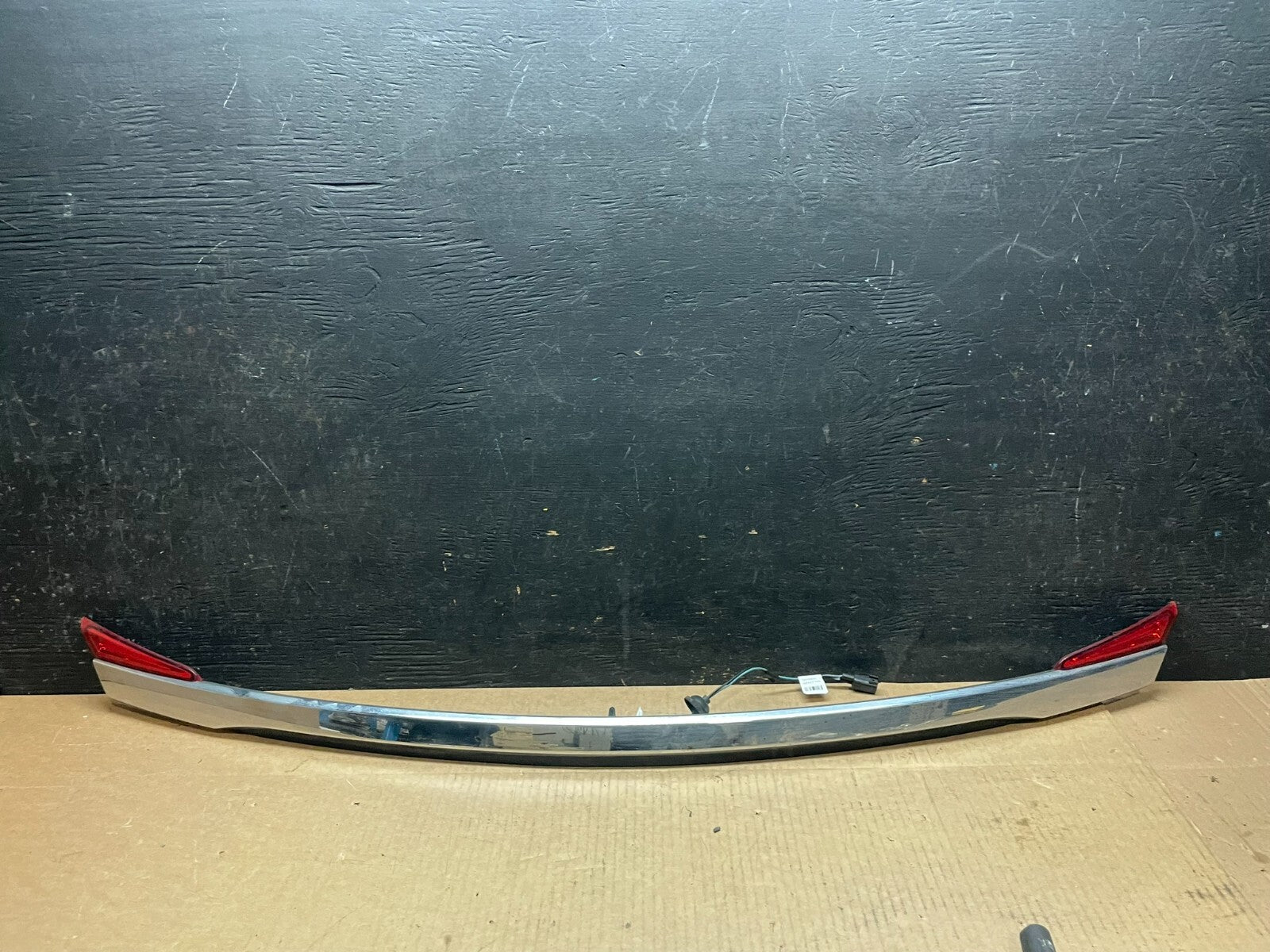 2011 2012 2013 2014 Chrysler 200 Sedan Rear Trunk Chrome Moulding Oem J3885 DG0