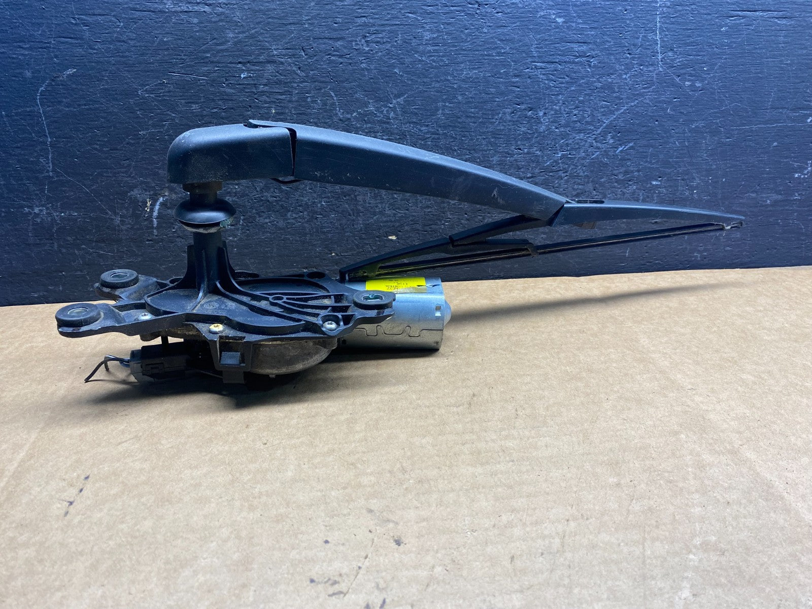 2013 - 2018 Ford C-Max Rear Windshield Wiper Motor AD7516 DG1