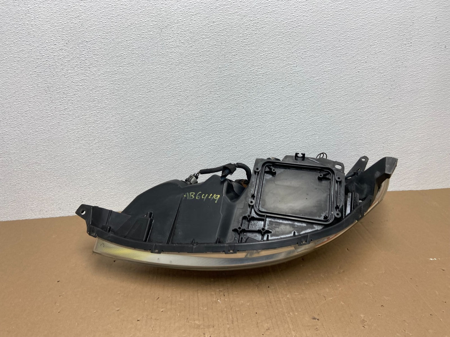 2006 to 2010 Toyota Sienna Right Passenger Rh Side Headlight Halogen AB6449 DW7