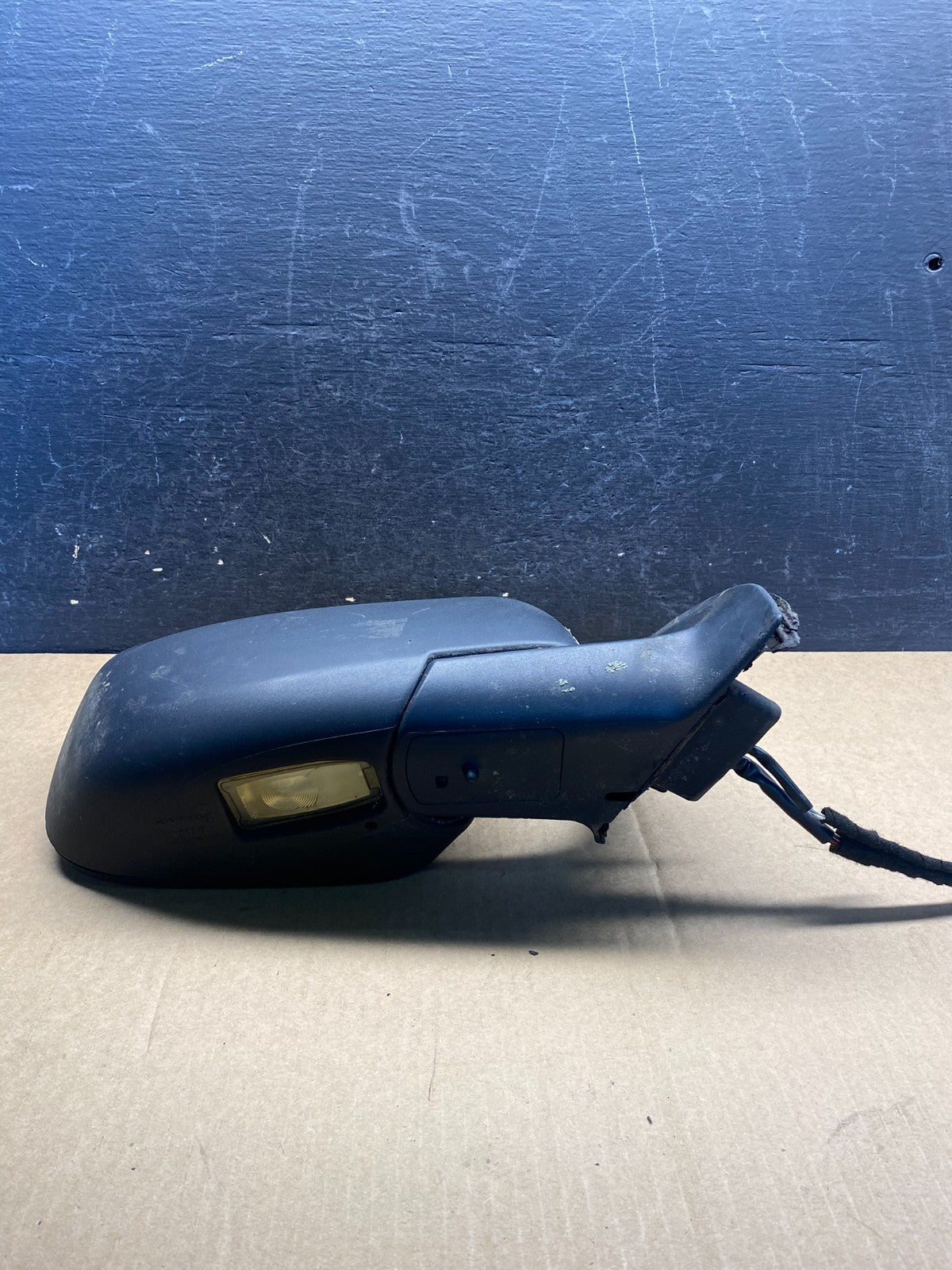 2003 to 2006 Volvo XC90 Right Passenger Side View Door Mirror AG7094 DW3