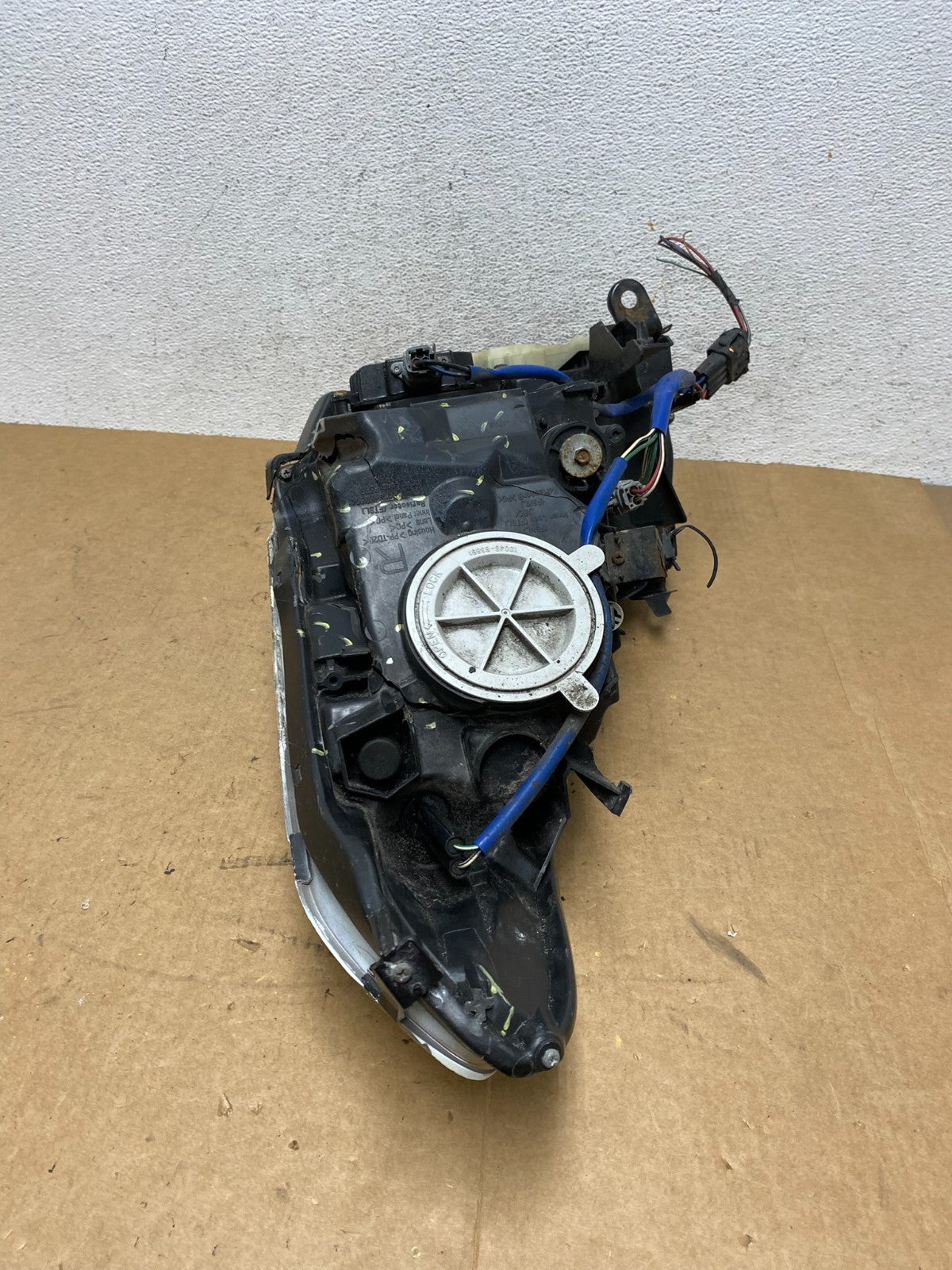 2010-2012 Infiniti G37 Right Passenger Side Xenon HID Headlight AE3264 DW16