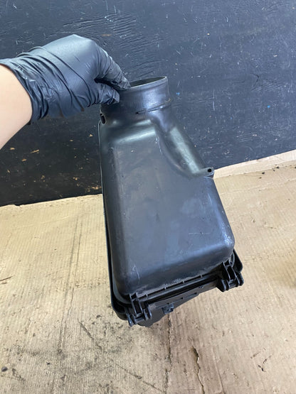2005 to 2020 Toyota Tacoma Air Cleaner Filter Box p0885 DG6