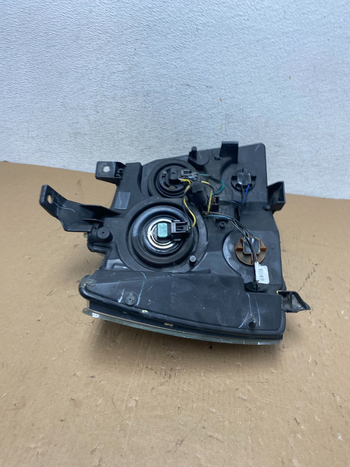 2007 to 2013 Chevrolet Suburban Tahoe Left Driver LH Headlight AD8042 DW7