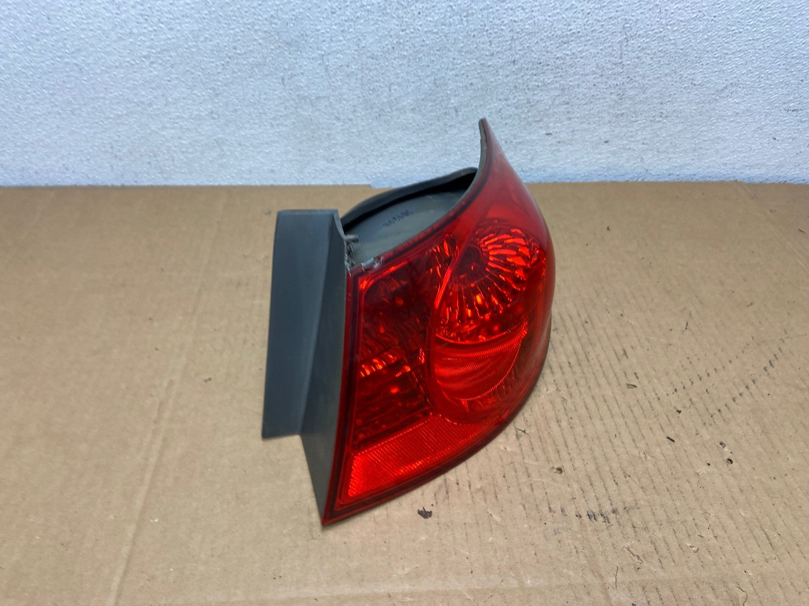 2007 to 2010 Hyundai Elantra Sedan Right Passenger Side Tail Light AD0832 LK2