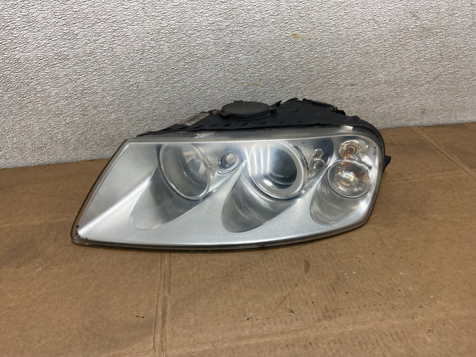 2004 to 2007 Volkswagen Touareg Left Driver Halogen Headlight Oem Y5157 DW0