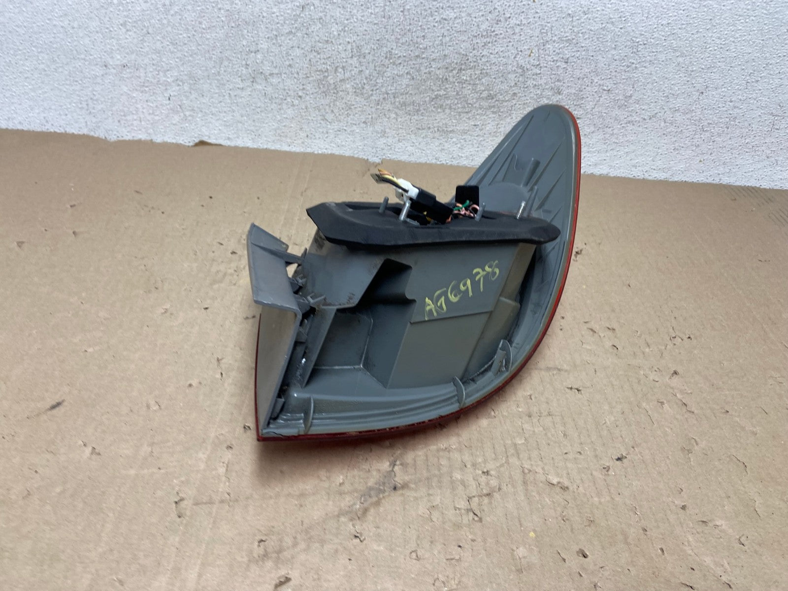2007 to 2010 Hyundai Elantra Sedan Left Driver Side Tail Light AG6978 LK4