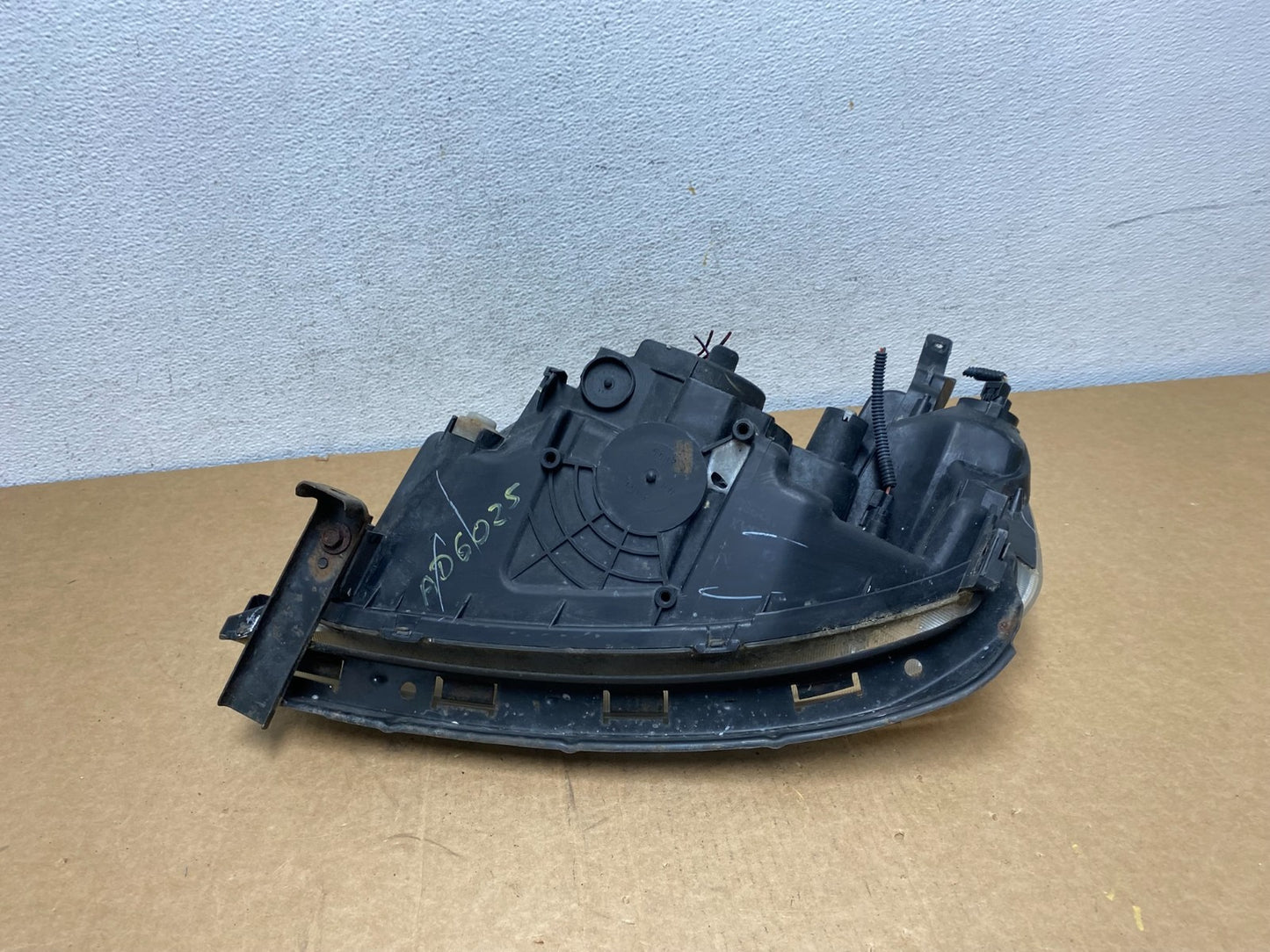2001 - 2003 Honda Civic Coupe Headlight Halogen Right Passenger Rh AD6025 DW7