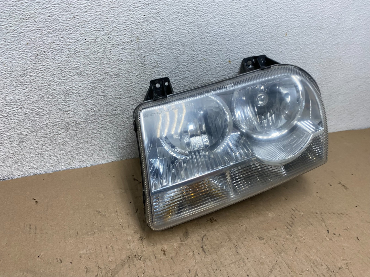 2005 2006 2007 Chrysler 300 Left Driver LH Halogen Headlight AF3279 DW2