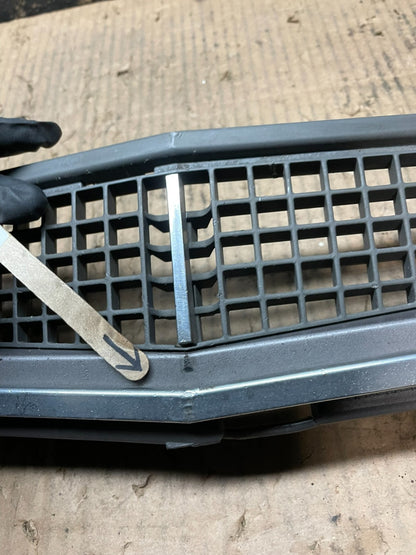 2008 to 2011 Cadillac Cts Front Lower Grill Grille OEM Y6565 DG4