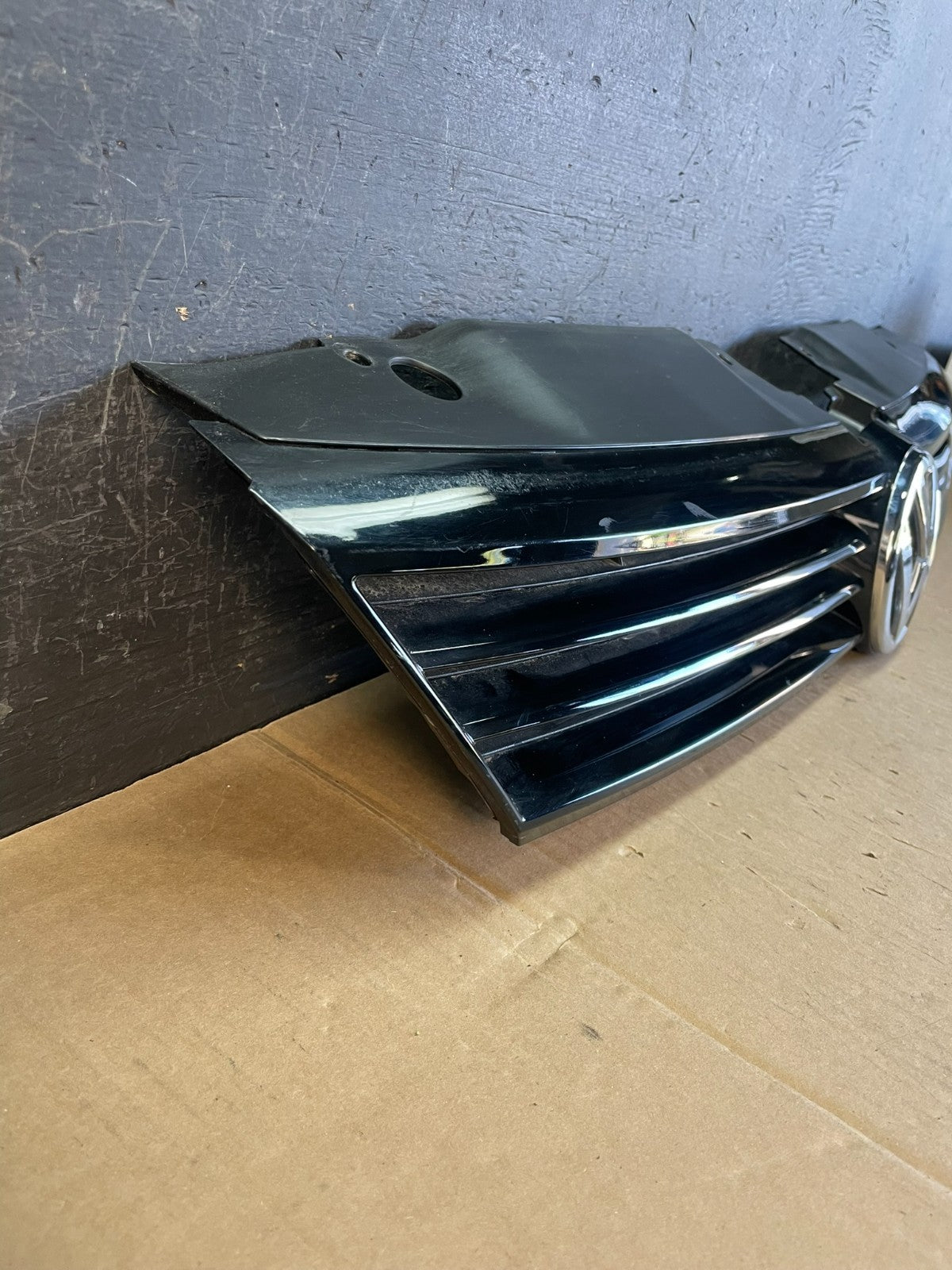 2011-2014 Volkswagen Jetta Sedan Front Upper Grille Grill Aftermarket AD5573 DG2