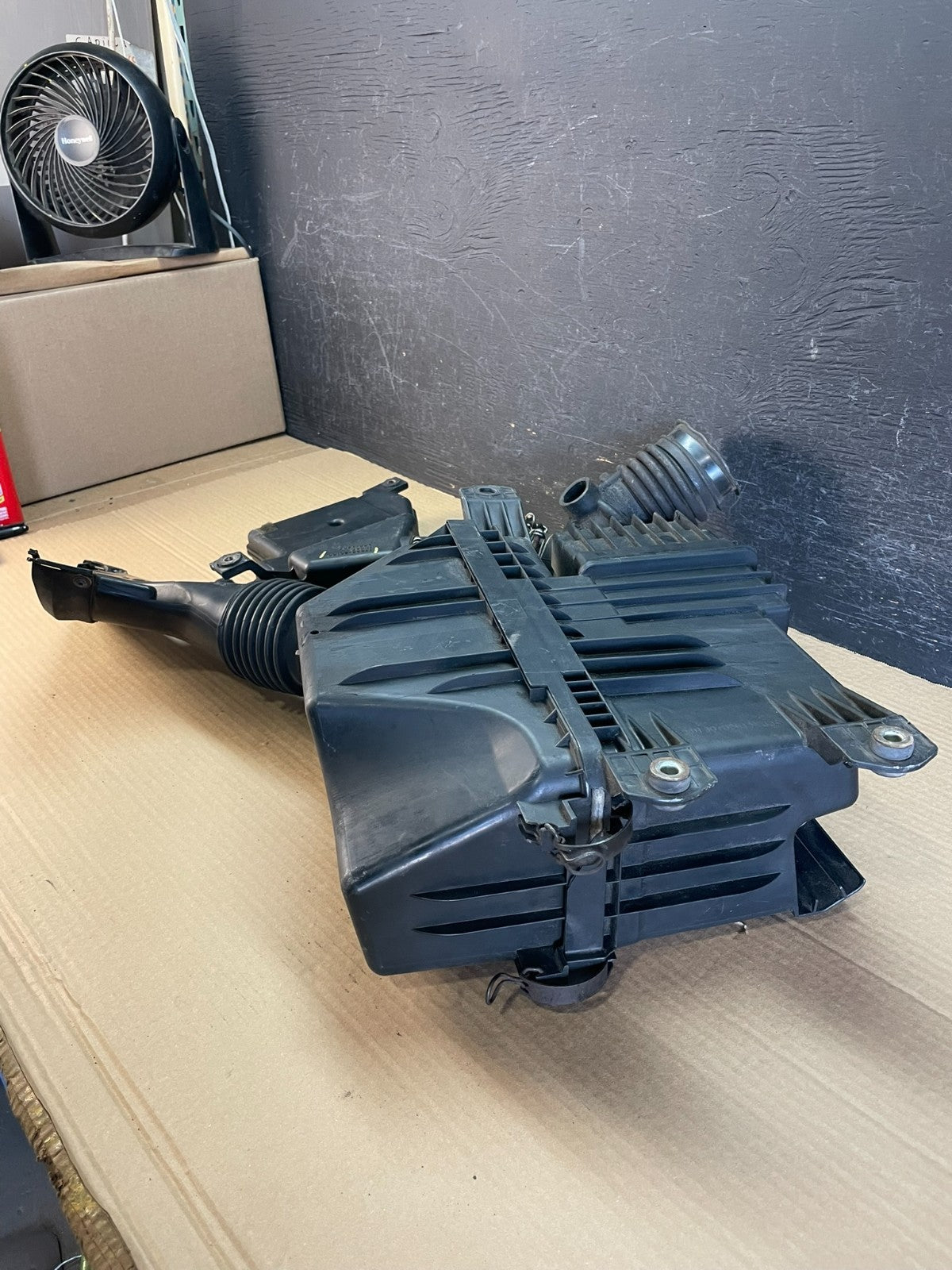 2006 - 2008 Lexus RX400h Air Intake Resoantor Box af3399 DG1
