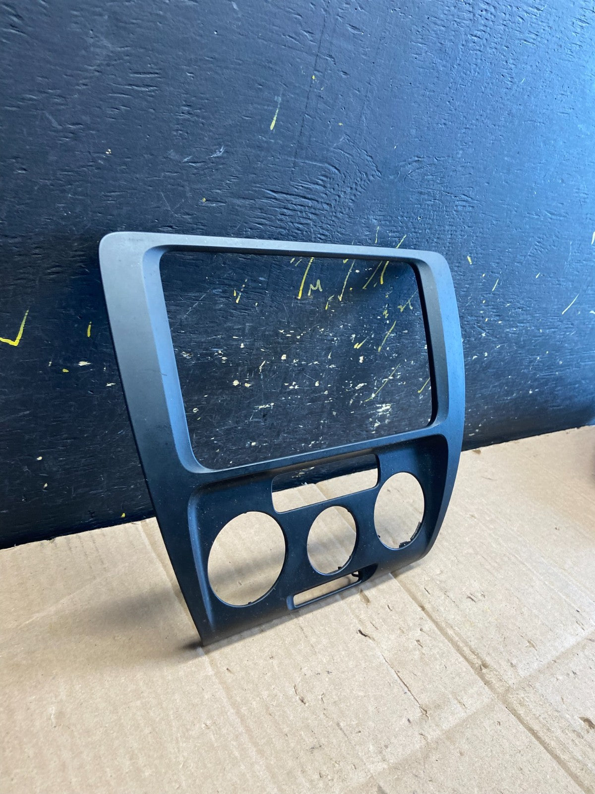 2011 to 2018 Volkswagen Jetta Radio Dash Center Trim Climate Control OEM AA80102