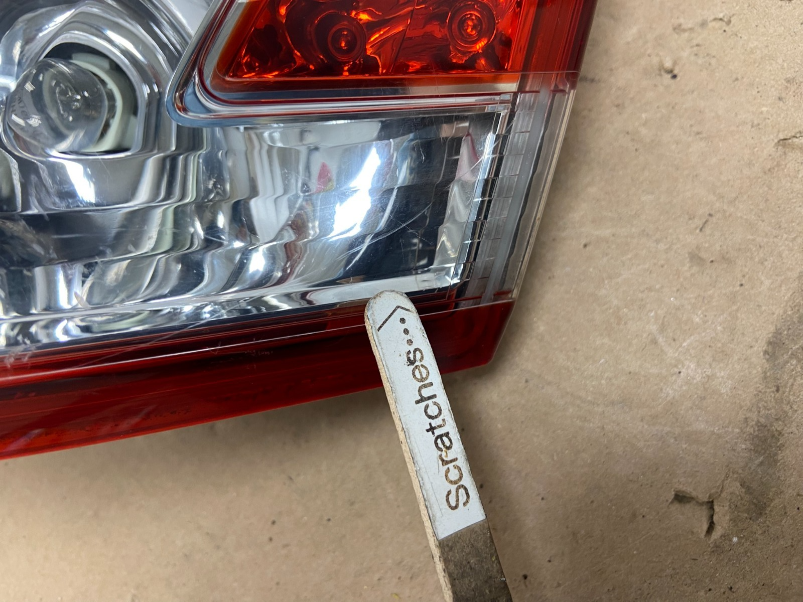2011-2014 Nissan Murano Right Passenger RH Side Inner Tail Light AG41003