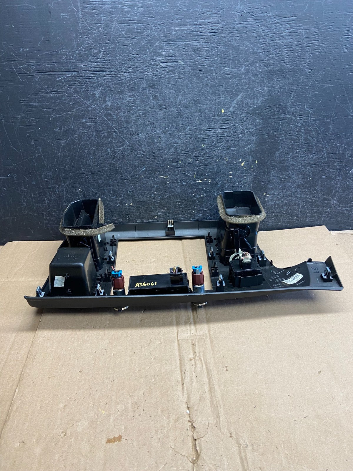2007 to 2014 Silverado Sierra Center Console Radio Bezel Air Vents AI6061 DG3
