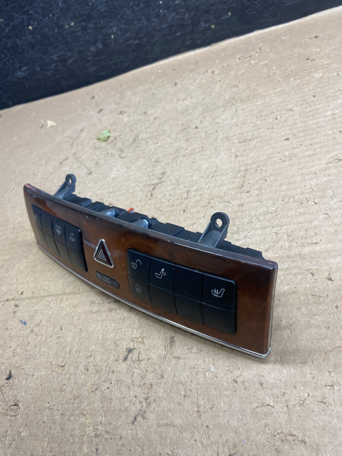 2005 - 2007 Mercedes C230 C240 Center Console Switch Control Unit ah5371 DG2