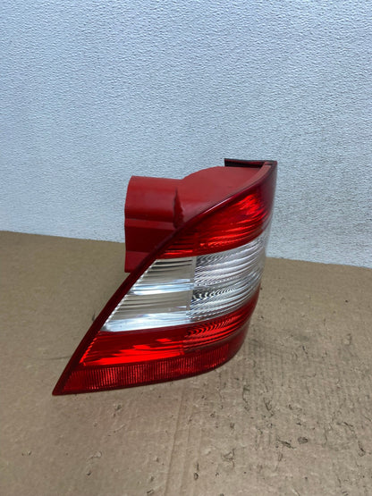 2002-2005 Mercedes ML350 ML-Class Left Driver Lh Side Tail Light AG1289 LK2