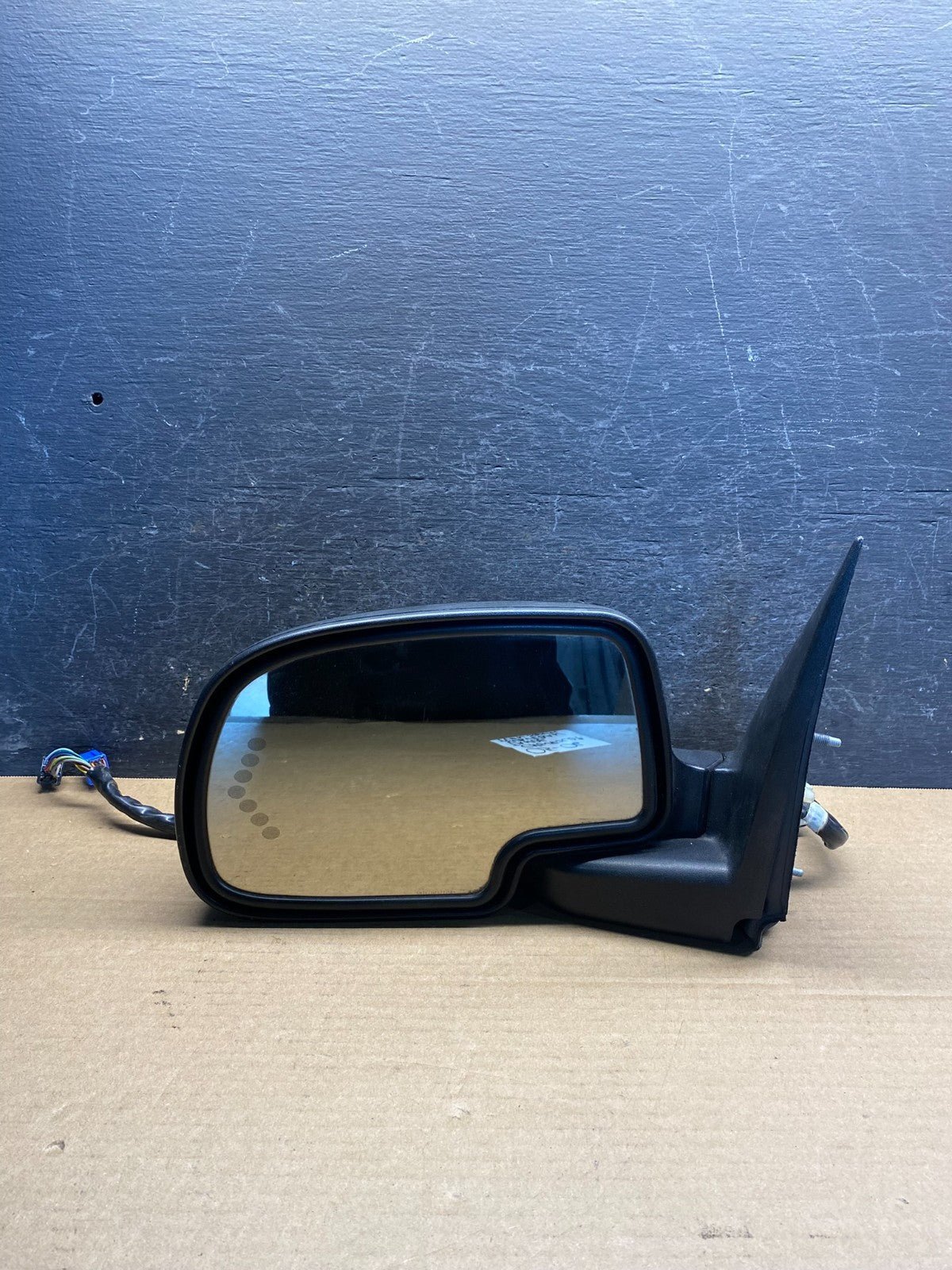 2003-2006 Chevrolet Tahoe Suburban Left Driver LH Turn Door Mirror AI0017 DW9