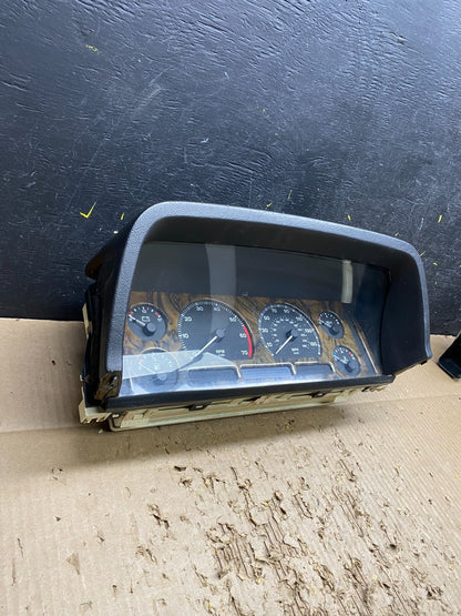 1990-1992 Jaguar XJ40 XJ6 Instrument Cluster Gauge Speedometer V7551 DG1