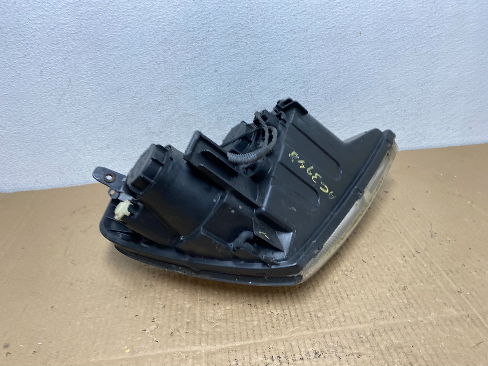 2008-2012 Kia Sedona Left Driver Lh Side Headlight Halogen Oem AC3947 DW8