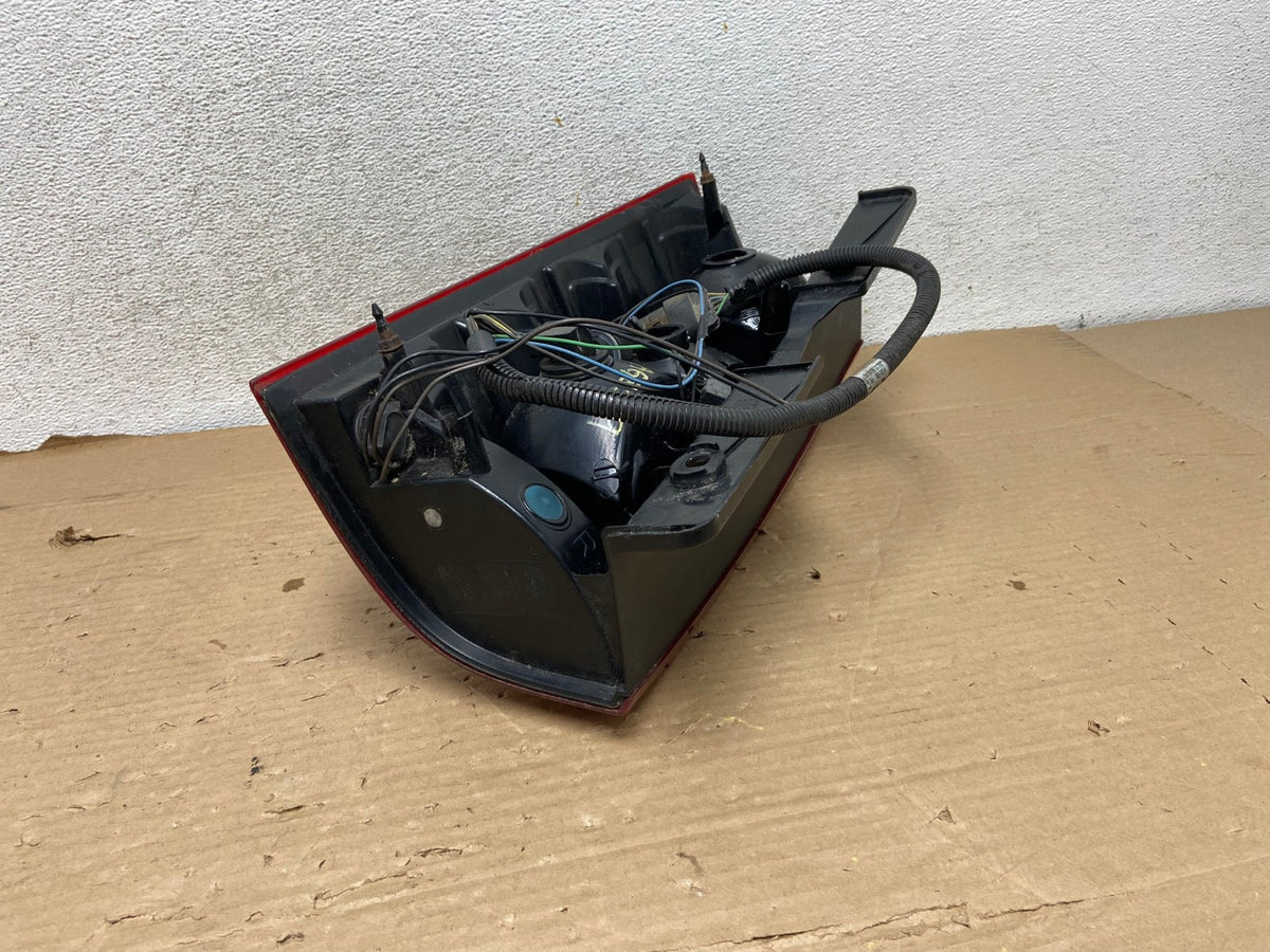 2008-2014 Chevrolet Tahoe Suburban Right Passenger Rh Tail Light AG8219 LK4