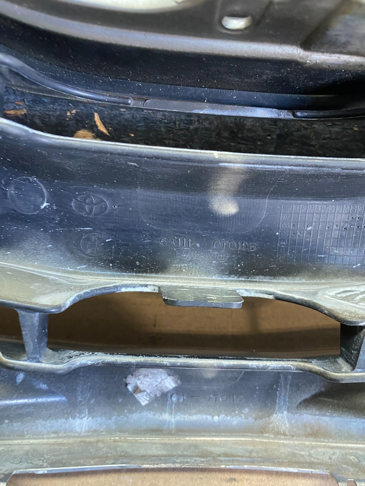 2009 to 2012 Toyota Venza Front Upper Grill Grille Oem R2159 DG11