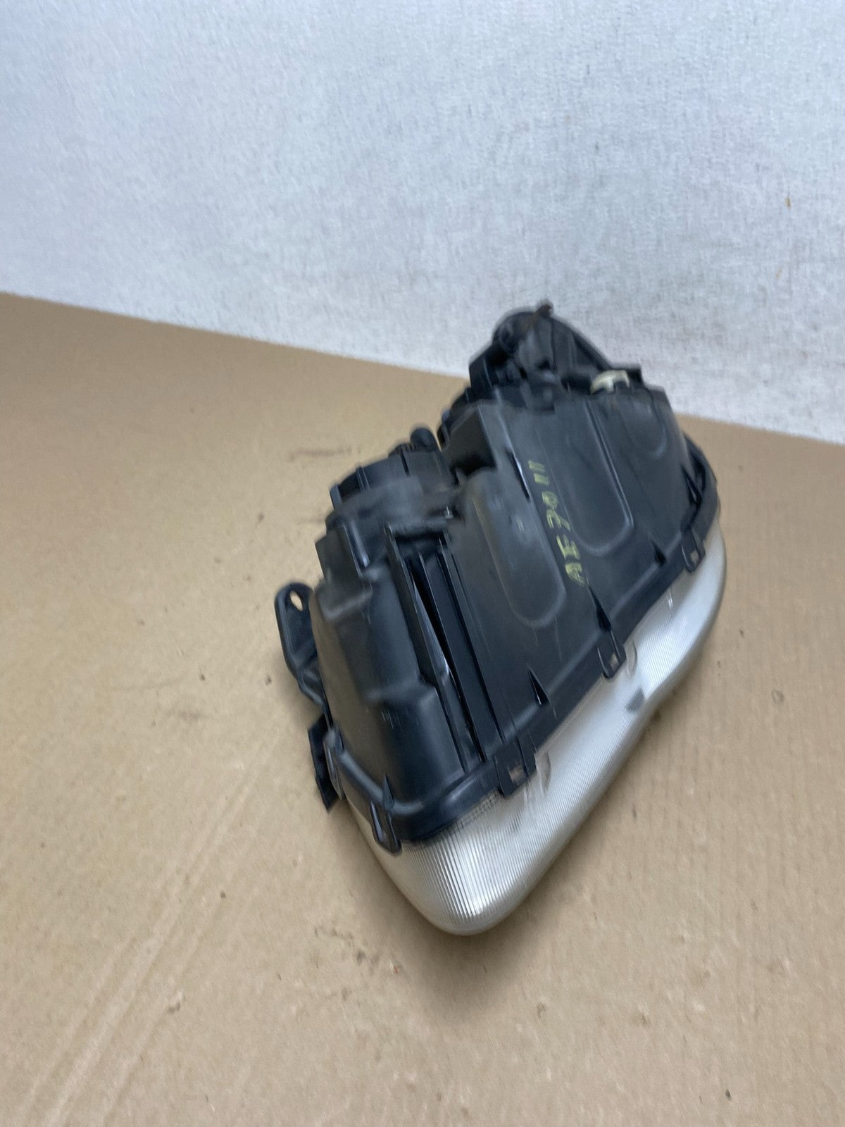 2007 2008 2009 2010 Hyundai Elantra Right Passenger Side Headlight AE7011 DW8