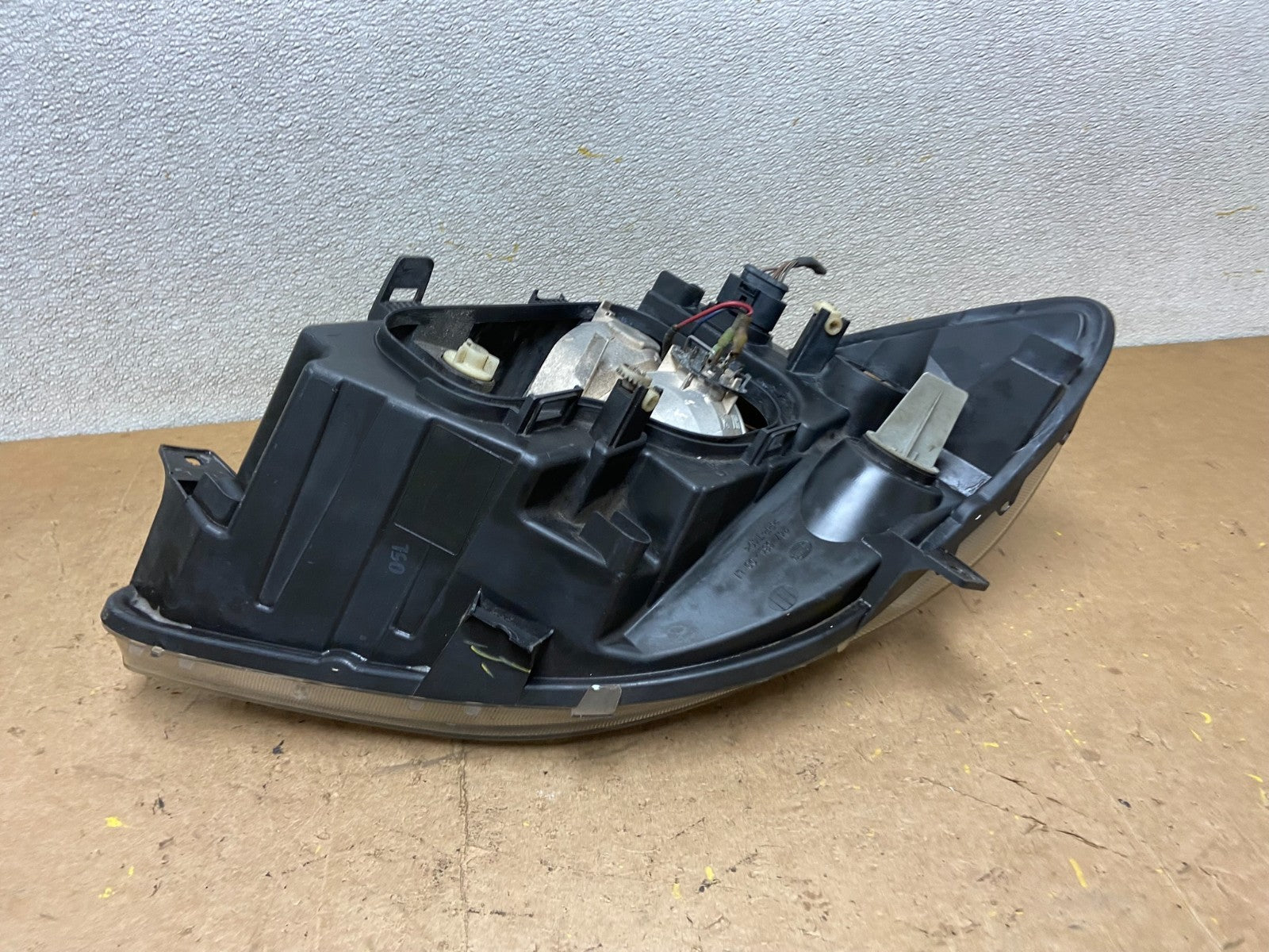 2007 to 2013 Mercedes Sprinter Headlight Left Driver Side Halogen Oem X9017 DW7