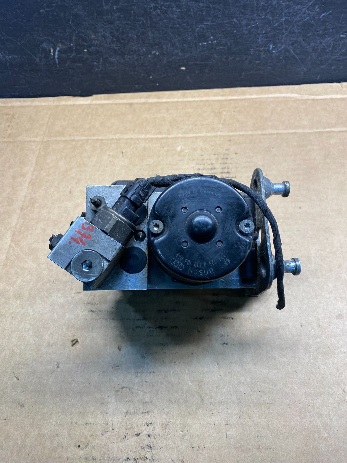 1998 to 1999 Mercedes W208 CLK320 CLK430 ABS Anti Lock Brake Pump AD7582 DG4