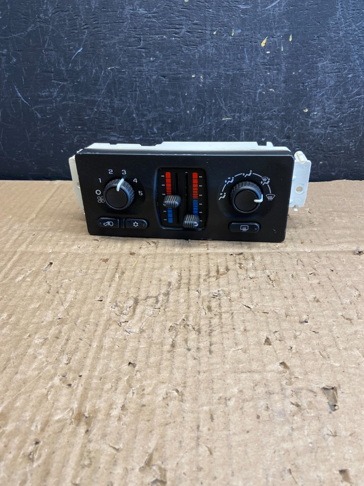 2003 to 2006 Chevrolet Silverado HVAC Heater Climate Control Module AD1858 DG0