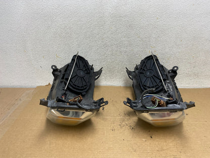 2005 - 2007 Ford Escape Headlights Left+Right Halogen AH4040 DW12